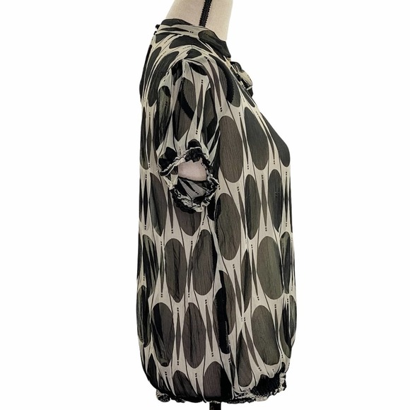 CHARLOTTE Russe Sheer Short Sleeve Geometric Print Tie Neck Smocked Waist Blouse - Picture 4 of 10